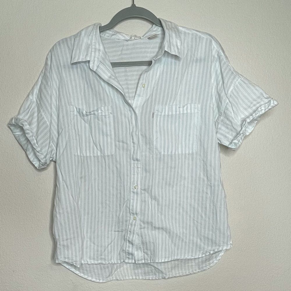 Levi’s button up shirt‎